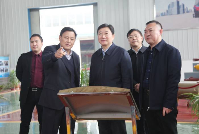 �����L(zh��ng)�𲨣�������������(j��ng)��?xi��ng)���������һ���ڮa(ch��n)Ʒչ�d����ί��ӛ���V���������B��˾�a(ch��n)Ʒ���g(sh��)������.jpg